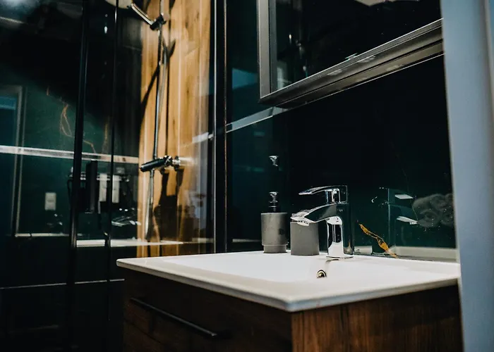 Jbhotels Hanza Tower 3*